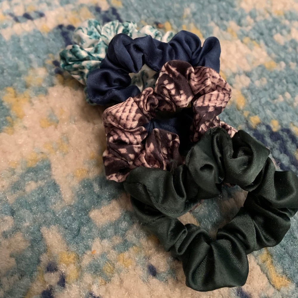 Scrunchie Set - Picture 2 of 2
